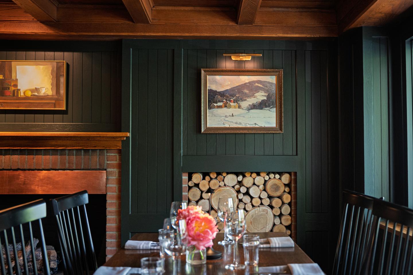 The rich color tones, unique artwork, and warm lighting are an exciting departure from the traditional pub or tavern design, without venturing into classic fine dining.